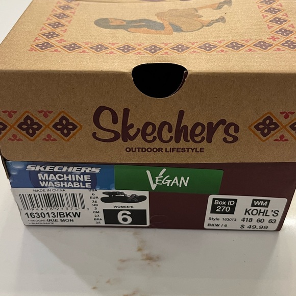 Women’s Skechers Reggae Irie Mon Sandals. Size 6. Black/white. Like new - Picture 2 of 3